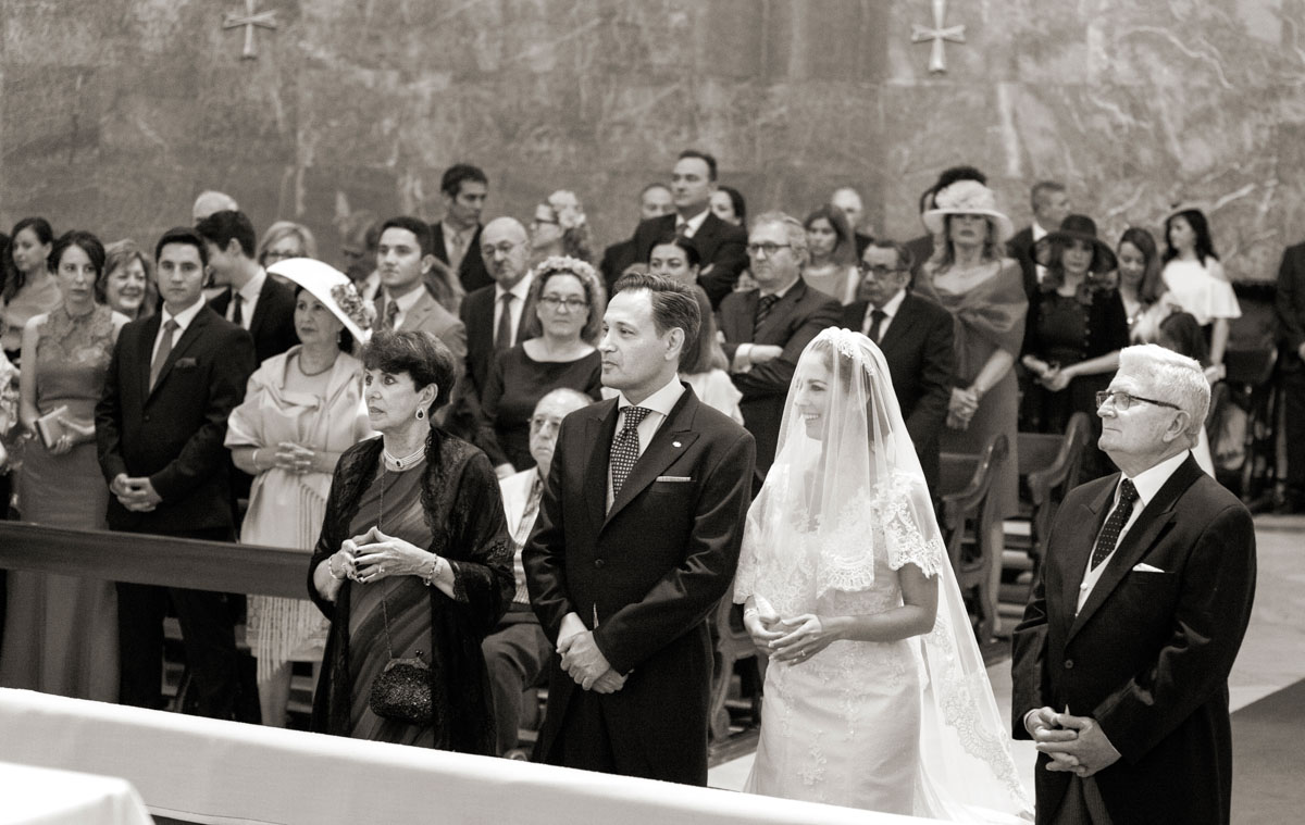 fotos de boda en iglesia Jesus del gran poder.